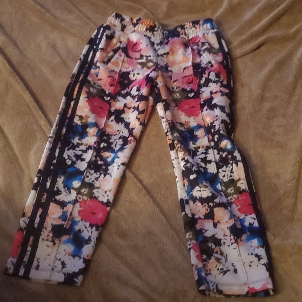 Kids sporty floral pants